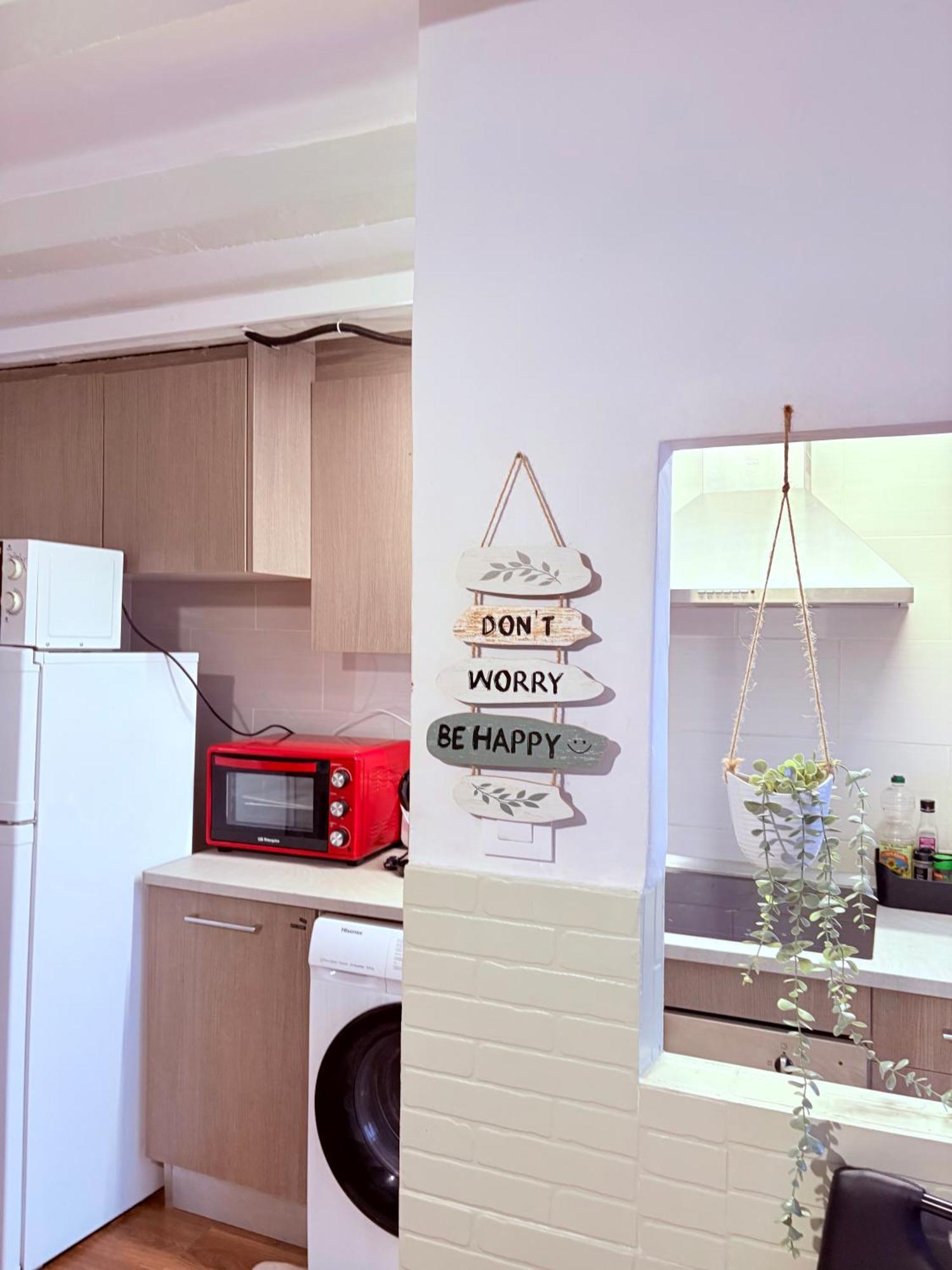 Stunning Flat For 6 People 3 Blocks From The Beach Plus Welcome Breakfast Βαρκελώνη Εξωτερικό φωτογραφία