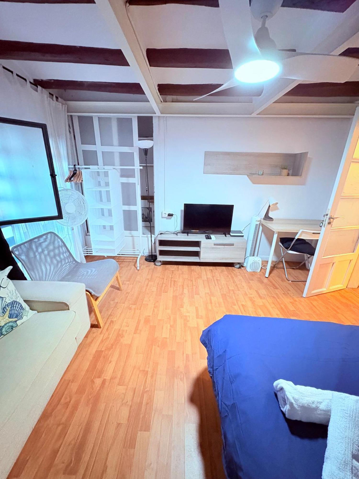 Stunning Flat For 6 People 3 Blocks From The Beach Plus Welcome Breakfast Βαρκελώνη Εξωτερικό φωτογραφία