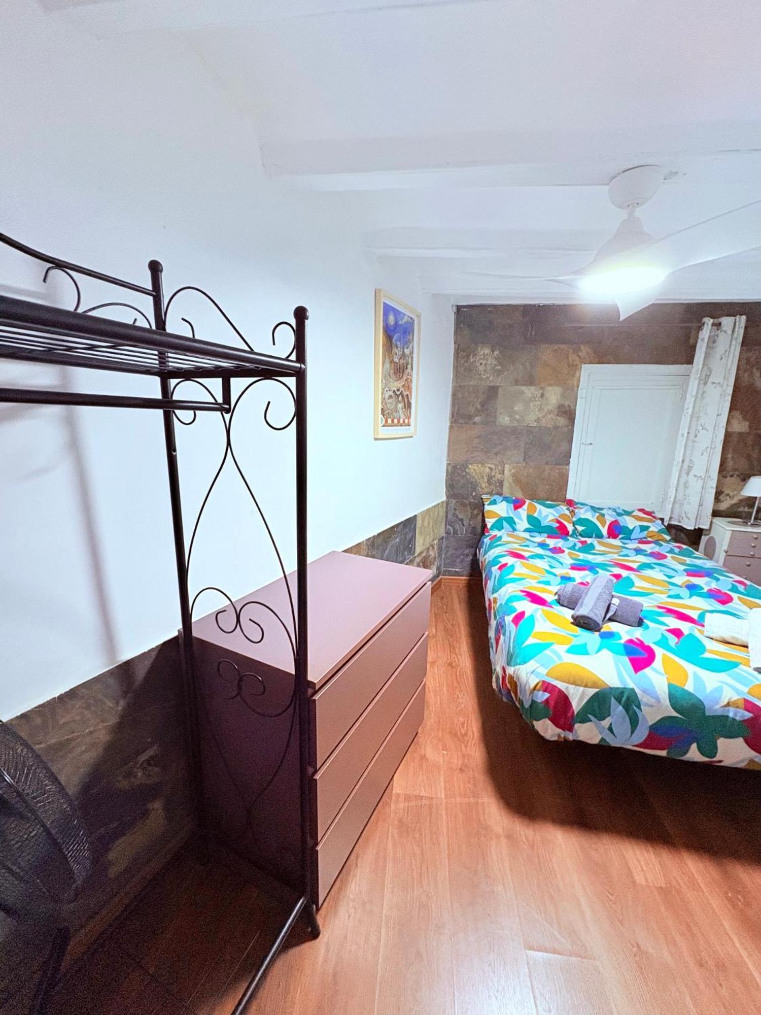 Stunning Flat For 6 People 3 Blocks From The Beach Plus Welcome Breakfast Βαρκελώνη Εξωτερικό φωτογραφία